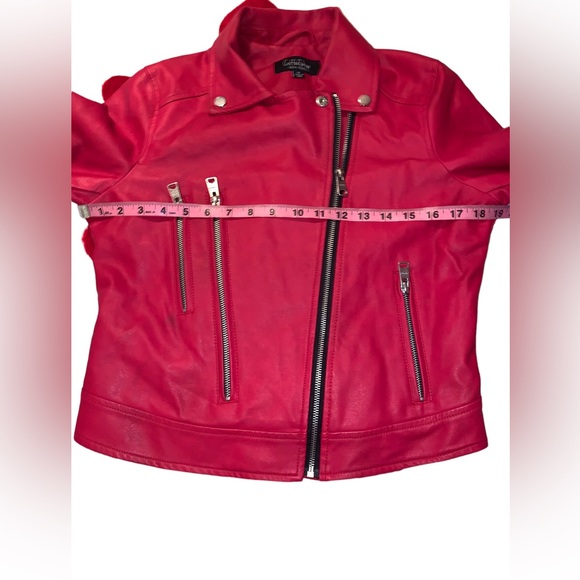 PRICE DROP! Red Faux Leather Crop Jacket Medium - Picture 10 of 13